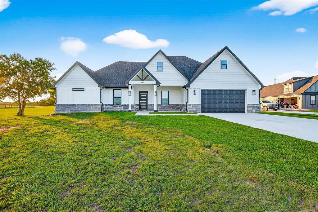 661 Angus Trail, Angleton, TX 77515