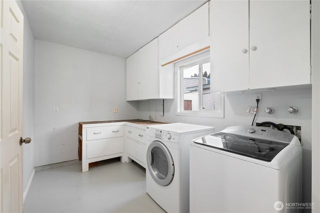 359 Douglas Street, Longview, WA 98632