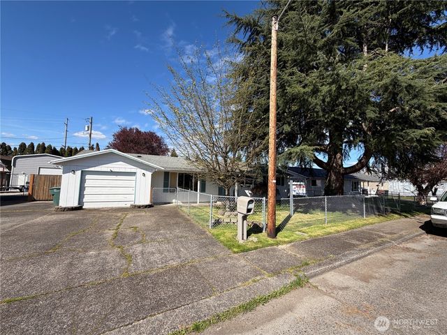 359 Douglas Street, Longview, WA 98632