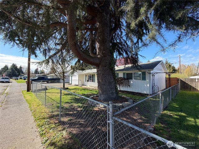 359 Douglas Street, Longview, WA 98632