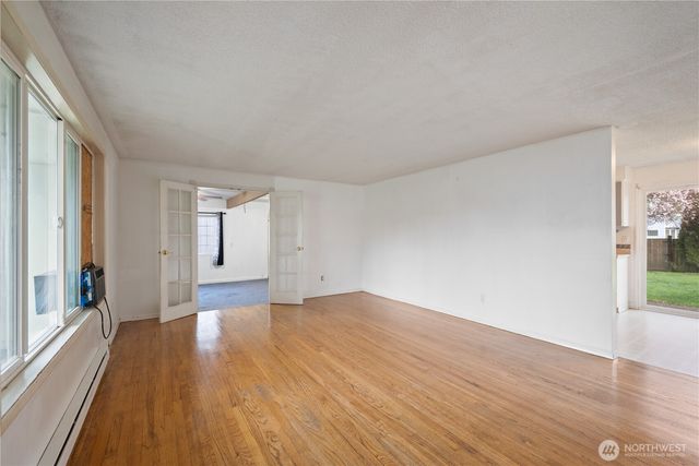 359 Douglas Street, Longview, WA 98632