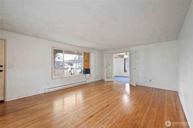 359 Douglas Street, Longview, WA 98632