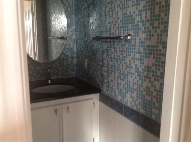 1607 Saint Charles Street, Houston, TX 77003
