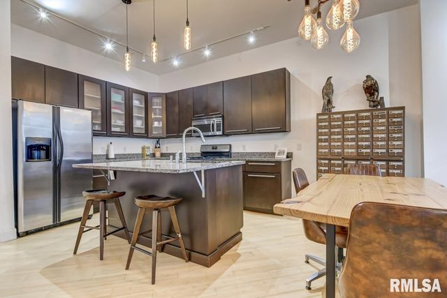 8 S Old State Capitol Plaza, Springfield, IL 62701