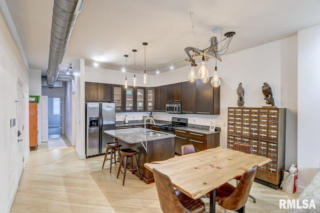 8 S Old State Capitol Plaza, Springfield, IL 62701