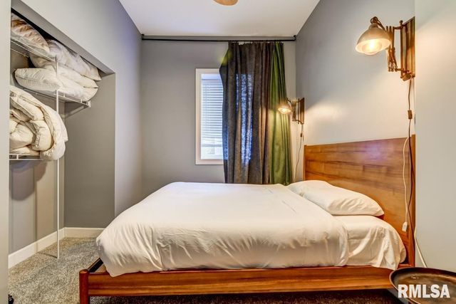 8 S Old State Capitol Plaza, Springfield, IL 62701