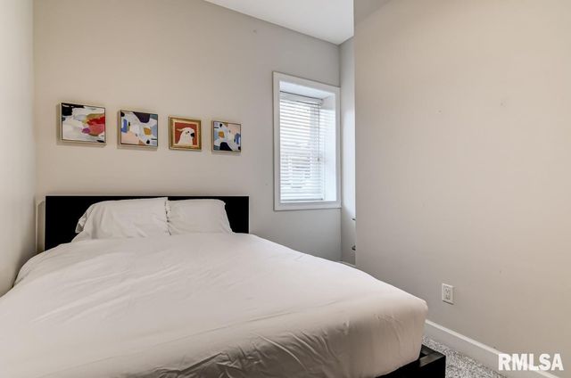 8 S Old State Capitol Plaza, Springfield, IL 62701