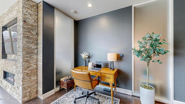 222 E Witherspoon St 605, Louisville, KY 40202