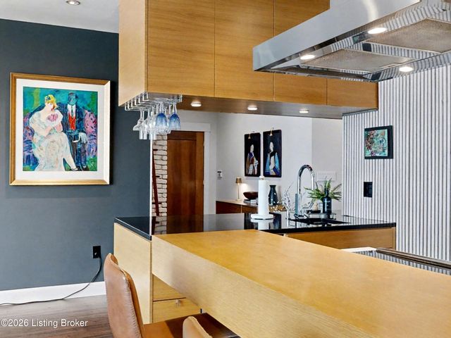 222 E Witherspoon St 605, Louisville, KY 40202