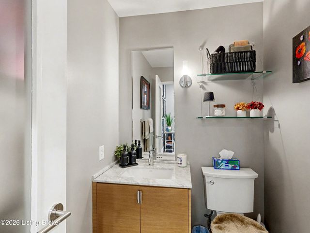 222 E Witherspoon St 605, Louisville, KY 40202