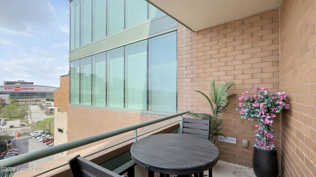 222 E Witherspoon St 605, Louisville, KY 40202