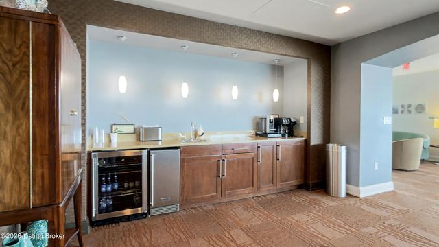 222 E Witherspoon St 605, Louisville, KY 40202