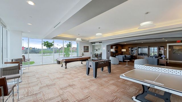 222 E Witherspoon St 605, Louisville, KY 40202