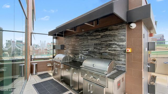 222 E Witherspoon St 605, Louisville, KY 40202