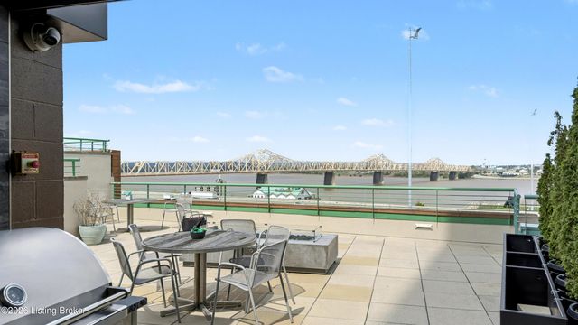 222 E Witherspoon St 605, Louisville, KY 40202