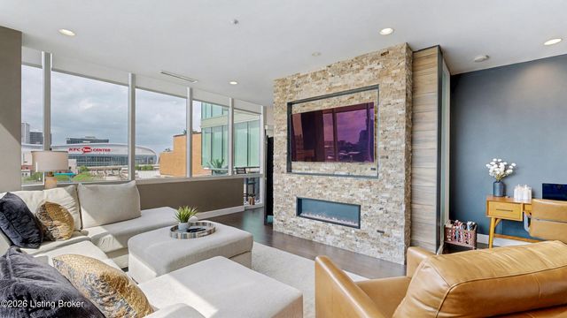 222 E Witherspoon St 605, Louisville, KY 40202
