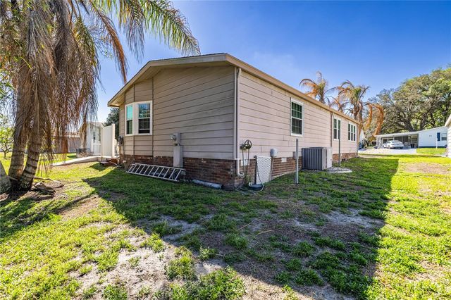 809 ORCHID STREET, Lady Lake, FL 32159