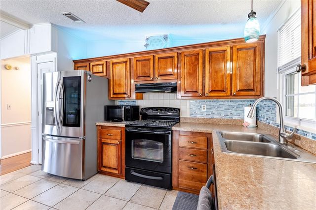 809 ORCHID STREET, Lady Lake, FL 32159