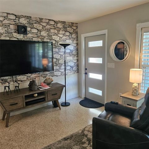 27511 CLEVELAND AVENUE, Punta Gorda, FL 33982