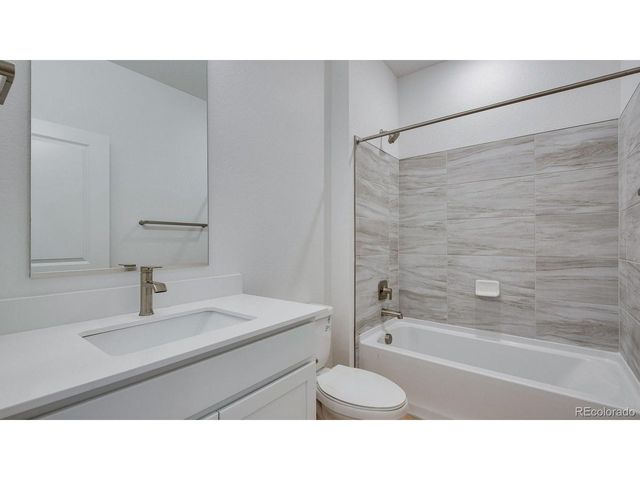 1392 Sunrise Hill Dr, Berthoud, CO 80513
