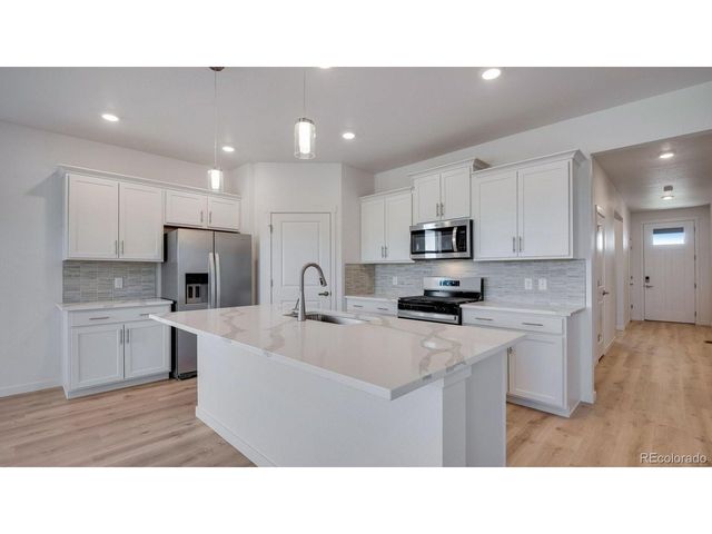 1392 Sunrise Hill Dr, Berthoud, CO 80513