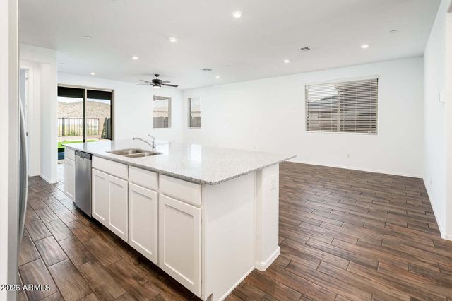 13320 W EAGLE FEATHER Road, Peoria, AZ 85383
