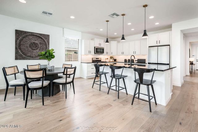 13320 W EAGLE FEATHER Road, Peoria, AZ 85383
