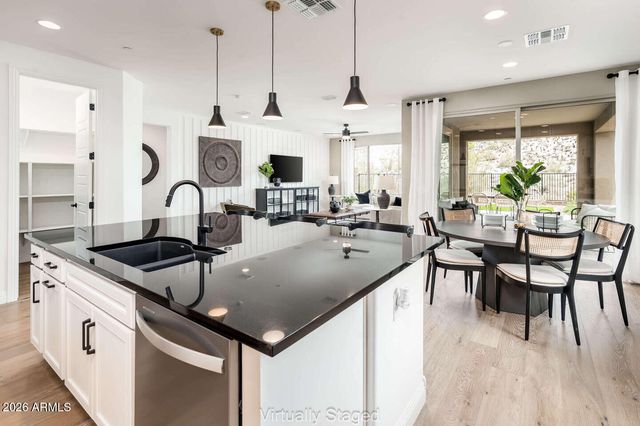 13320 W EAGLE FEATHER Road, Peoria, AZ 85383