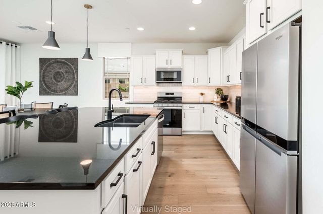 13320 W EAGLE FEATHER Road, Peoria, AZ 85383