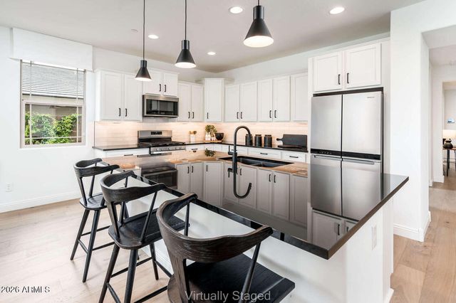 13320 W EAGLE FEATHER Road, Peoria, AZ 85383