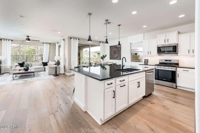 13320 W EAGLE FEATHER Road, Peoria, AZ 85383