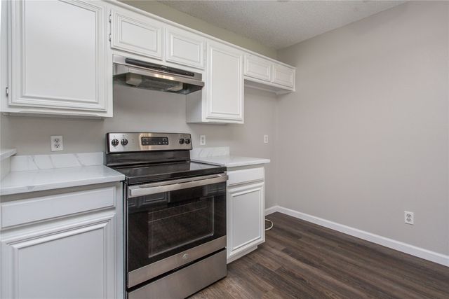 303 Shirley Drive, Alvarado, TX 76009