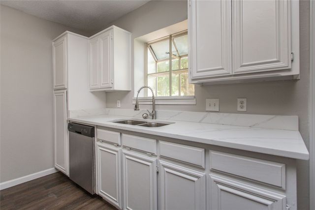 303 Shirley Drive, Alvarado, TX 76009