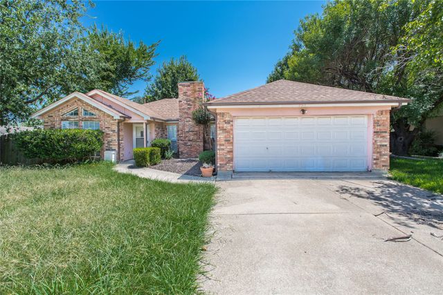 303 Shirley Drive, Alvarado, TX 76009