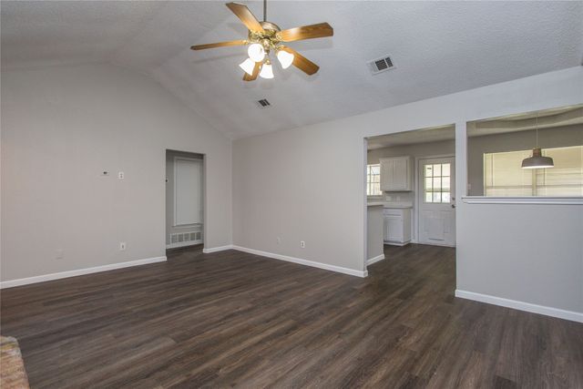 303 Shirley Drive, Alvarado, TX 76009