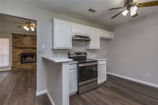 303 Shirley Drive, Alvarado, TX 76009