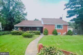 1910 KENT VILLAGE DR, Hyattsville, MD 20785