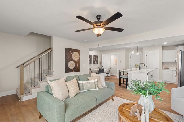604 NE Winding Trail Lane, Ankeny, IA 50021