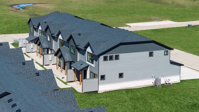 604 NE Winding Trail Lane, Ankeny, IA 50021