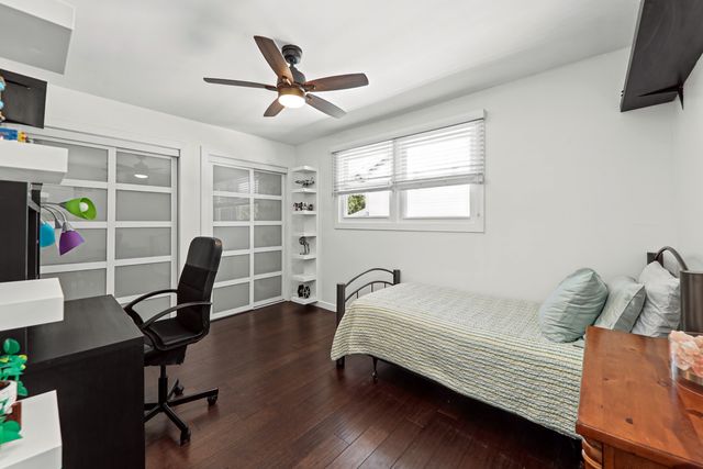 7701 Florence Avenue, Darien, IL 60561