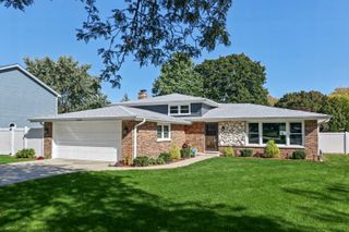 7701 Florence Avenue, Darien, IL 60561