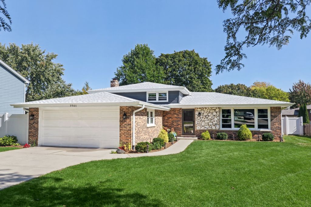 7701 Florence Avenue, Darien, IL 60561 — photo 2