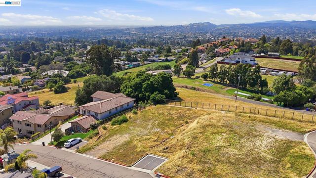 3588 Sarita St, Hayward, CA 94542