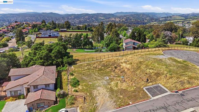 3588 Sarita St, Hayward, CA 94542