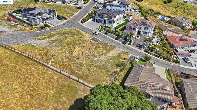 3588 Sarita St, Hayward, CA 94542