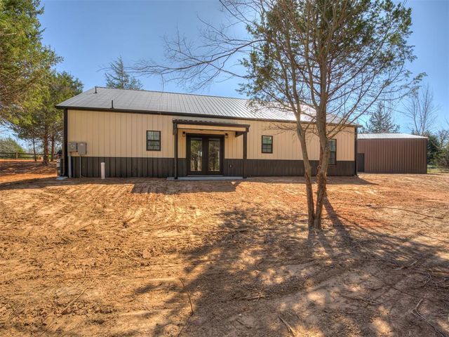 34 Antler Boulevard, Mcloud, OK 74851