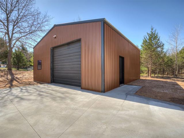 34 Antler Boulevard, Mcloud, OK 74851