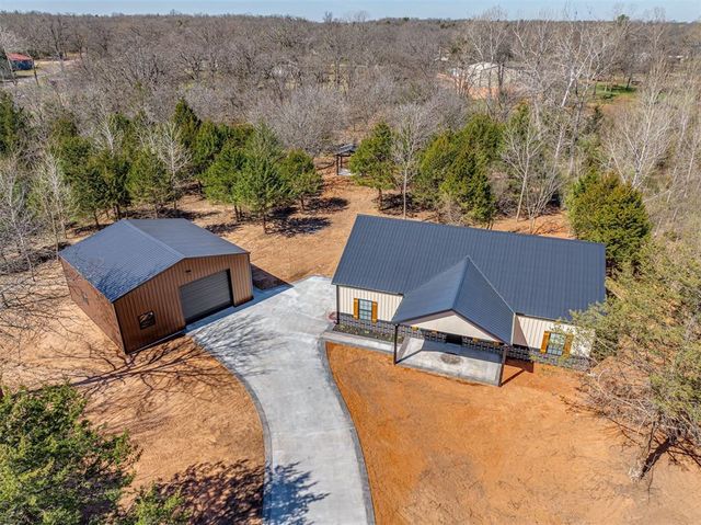34 Antler Boulevard, Mcloud, OK 74851