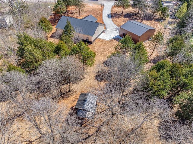 34 Antler Boulevard, Mcloud, OK 74851