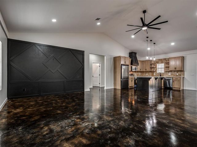 34 Antler Boulevard, Mcloud, OK 74851